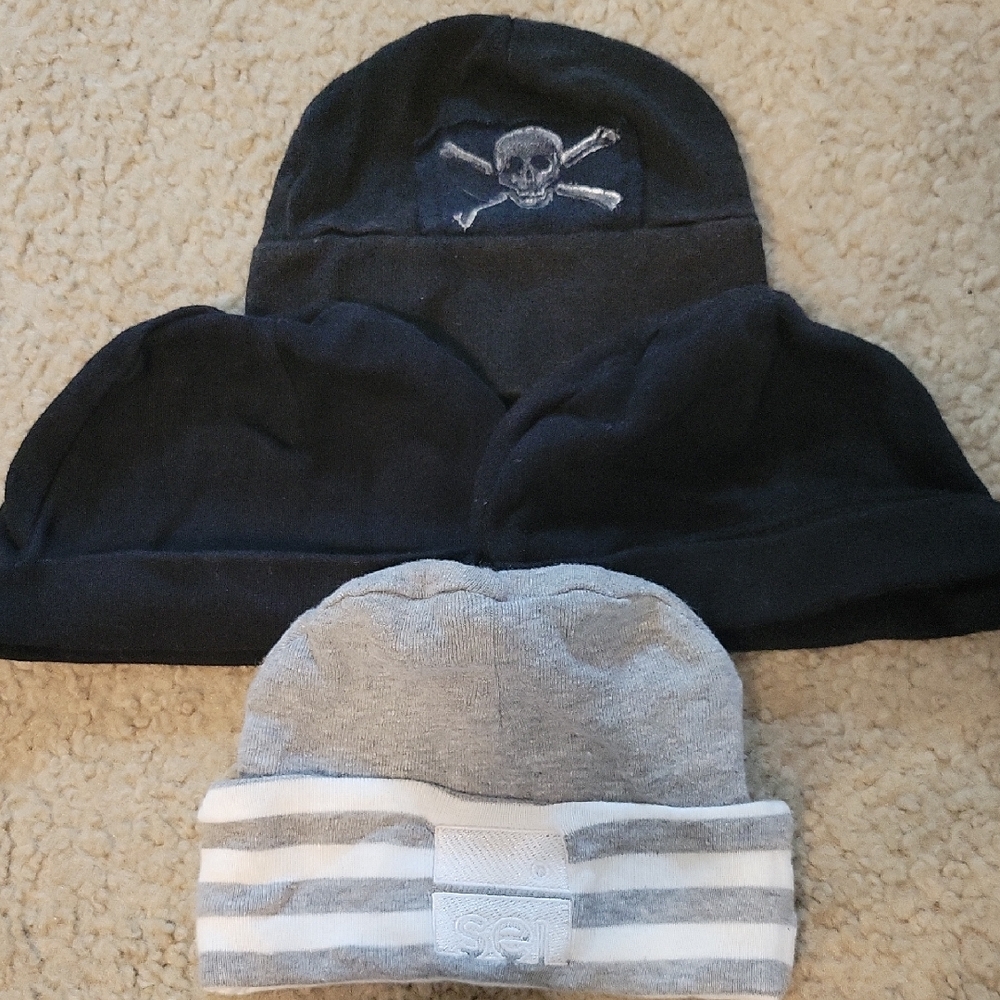 Gray and Black Kids Skull Beanie Set 0-3M